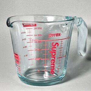 Supreme x Pyrex 2-Cup Measuring Cup